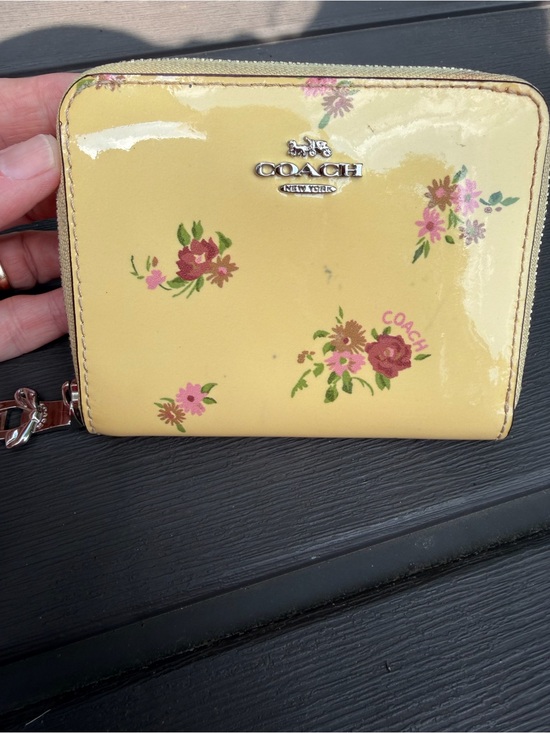 Coach Handbags - Coach Floral Print Wallet